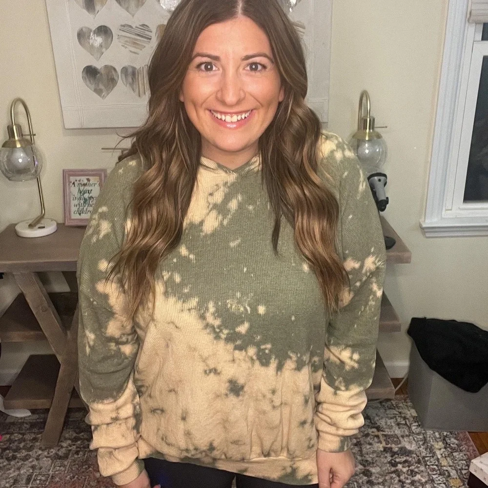 OLIVE ACID WASH PULLOVER - Picture 1 of 2